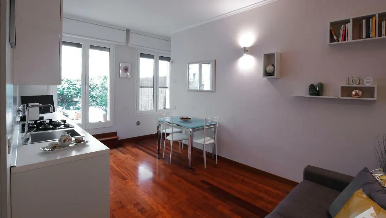 Bologna Central Apartment 0*,